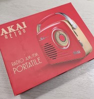 RADIO PORTATILE+CAVO USB AKAI NUOVA!