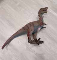 DINOSAURO (FA IL VERSO)